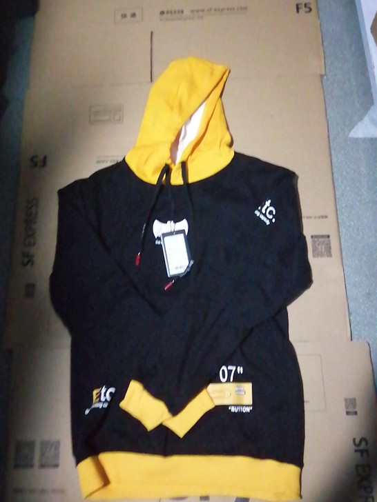 花花公子卫衣，内部带棉，全新