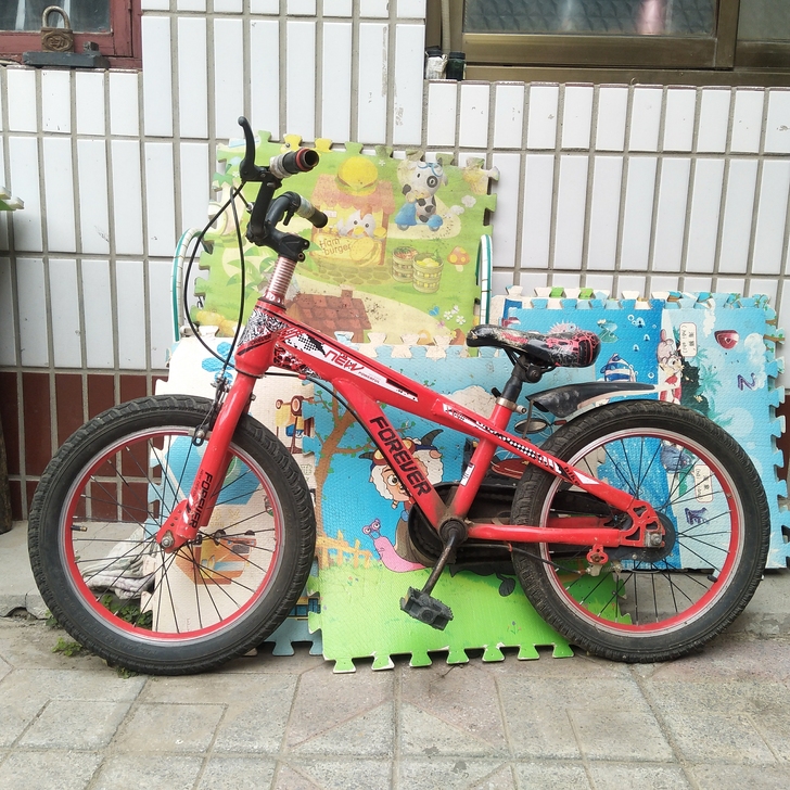 儿童山地车，在家闲着  站地方，