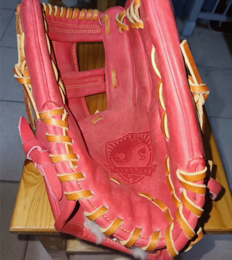 几乎全新的棒球内野手套,手套十分坚硬,手套...