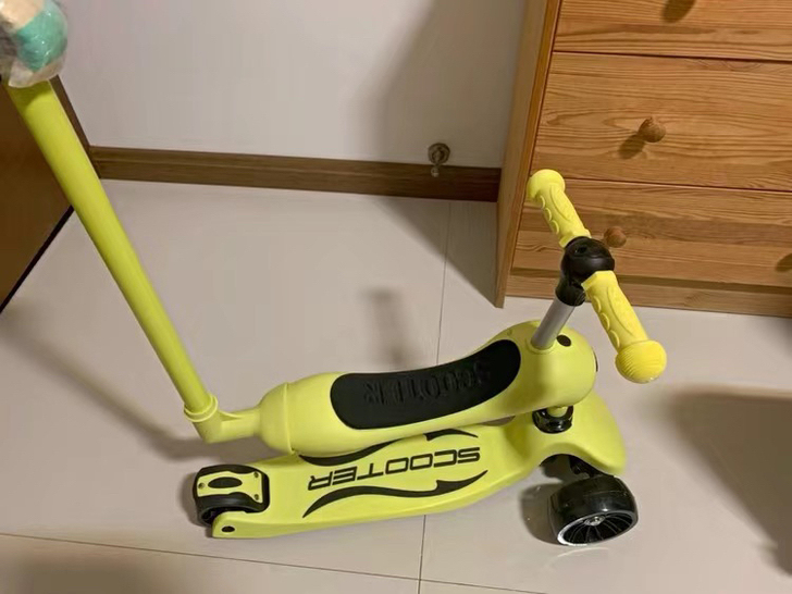 【全新包邮】滑板车儿童初学者男女小孩玩具可...