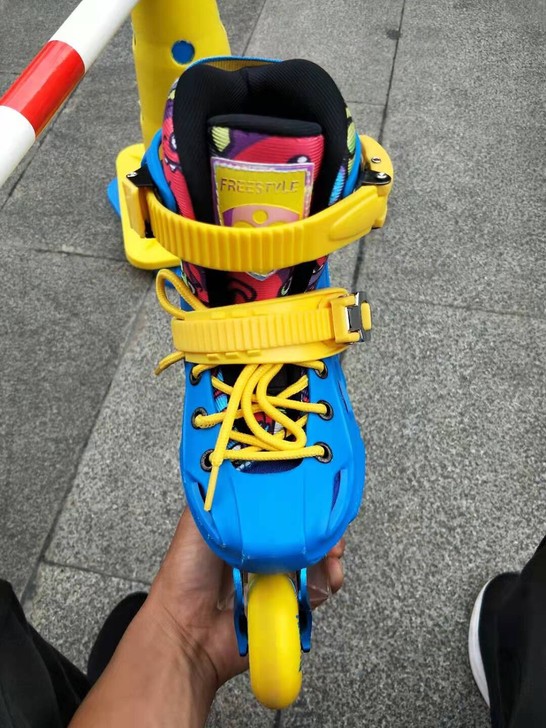 费斯品牌Z0，原价1280的，因穿过一次，...