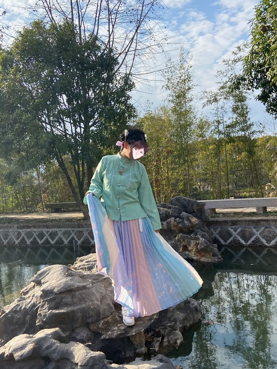 三件汉服上衣，二正一全新星云ⅩS码，一件半...