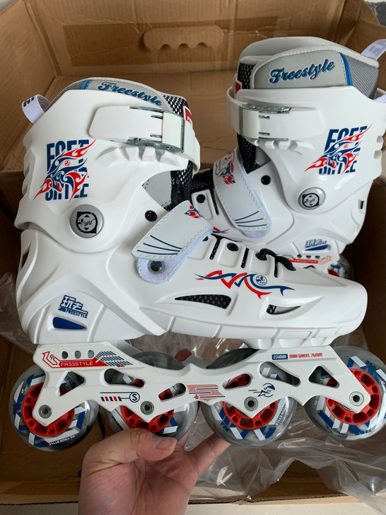 正品费斯成人轮滑鞋库存尾货特价清直排溜冰鞋...