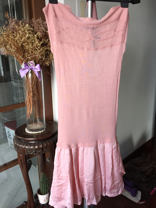 全新粉色针织长裙,M码胸围74裙长94,长...