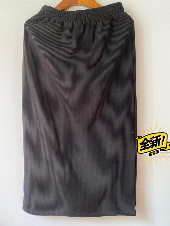 针织半裙，百搭单品，整理衣柜发现已经有好几...