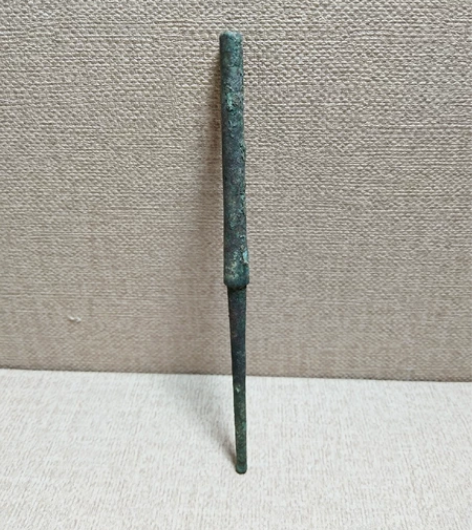 春 秋礼射箭头,此类箭镞无锋无刃,型制特别...