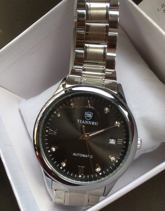 全新 闲置新的全自动机械表，老公买回来送朋...