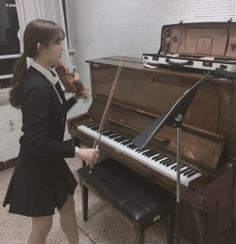 （出）釜山艺术高中 开衫 90 全新   ...