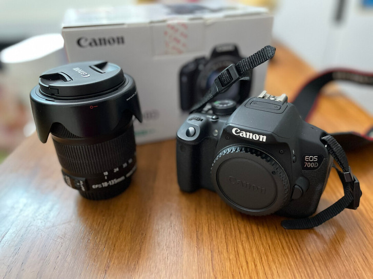 佳能700D套机闲置出售