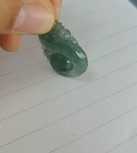 翡翠如意花件 也是前几年入手的，豆青种，非...