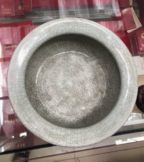 清末哥窖笔洗炉，全完整 感兴趣的话点“我想...