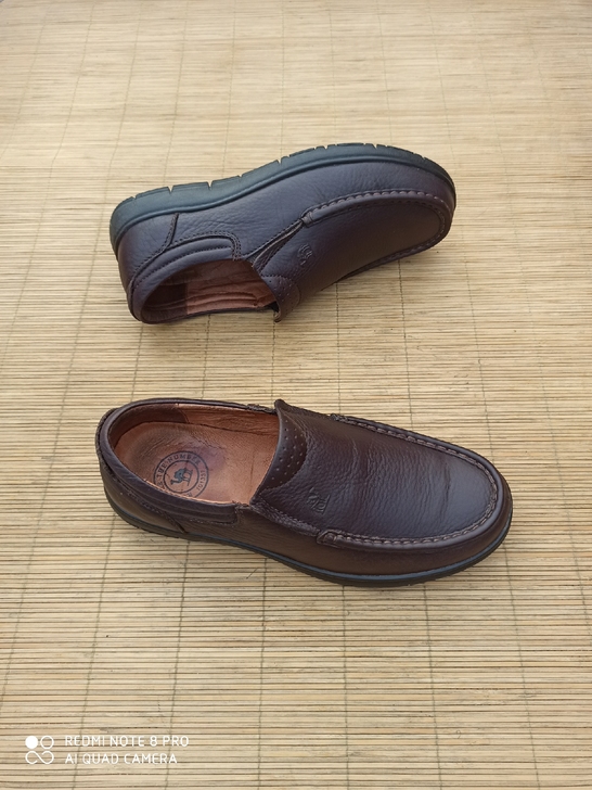 40码骆驼全牛皮皮鞋