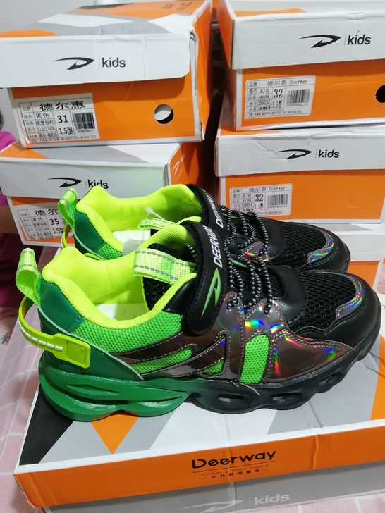 【超值特价】大码全新德尔惠春秋季运动鞋大码...