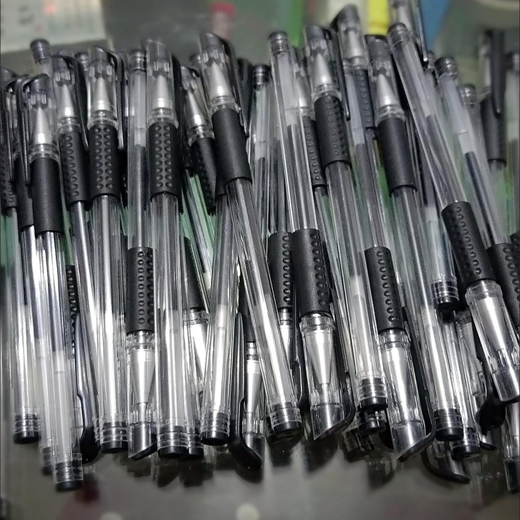 中性笔0.5办公用签字笔黑碳素笔学生用水性...