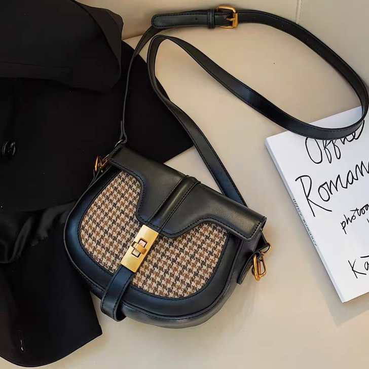 流行感女2020新款潮小包包 款式：单肩包...