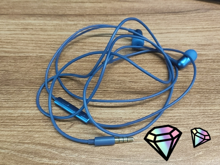 网易云耳机，当时买了用，用的总共不超过十次...