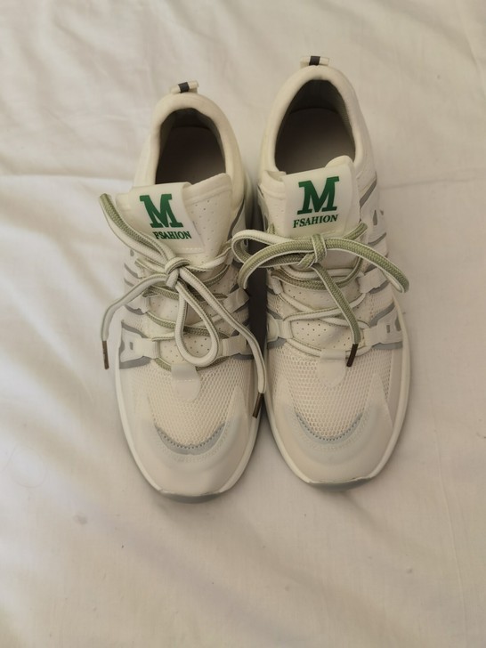 运动休闲鞋 板鞋 全新 买小了 码数偏小 ...