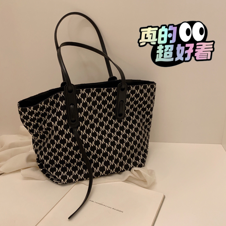 【实体店清】包包新款2020网红质感时尚高...