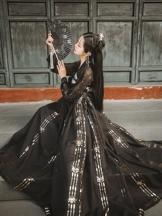 璎珞 墨子研 汉服女正品原创对襟刺绣齐胸襦...