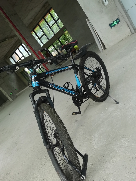 二手自行车8成新换挡自如山地自行车闲置出售