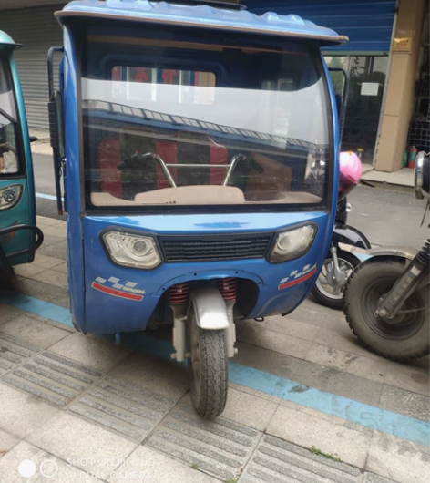 出售一辆。三鑫三轮电动车。五个加大水电瓶。...