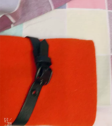 出闲置  都是九成新  zll大衣红色大衣...