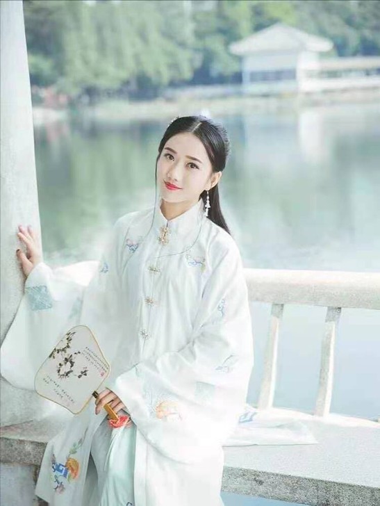 正!!!!!司南阁画屏绝版汉服。原价将91...