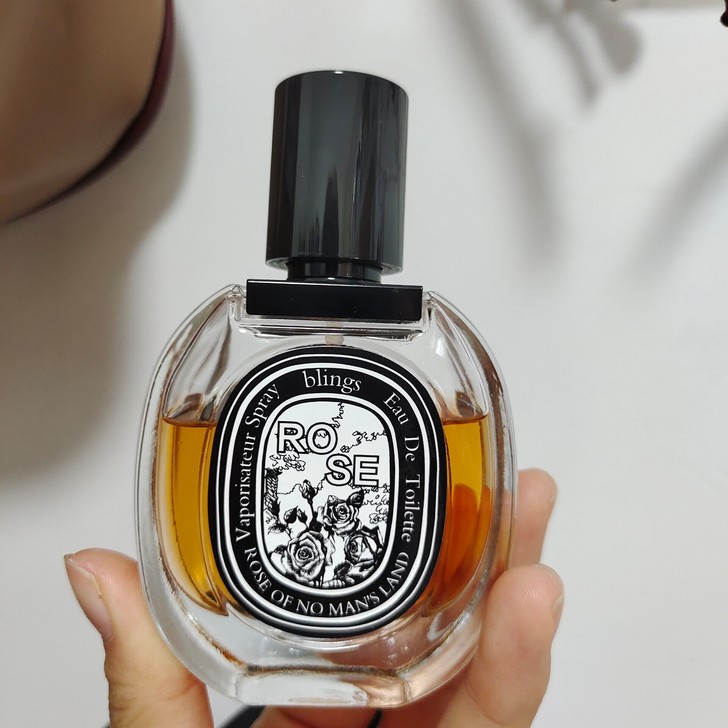 blings香水  无人区玫瑰