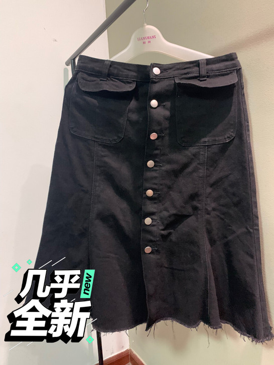 穿过几次，介意勿拍，牛仔黑色半身鱼尾裙，收...