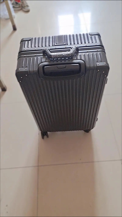出一个闲置行李箱 26寸因为临时又不出差所...