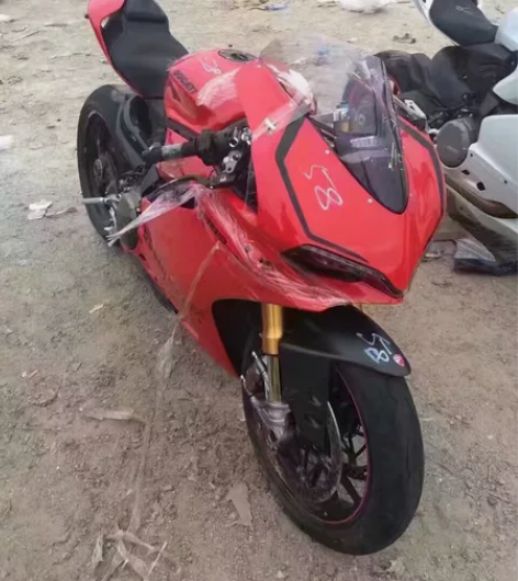 杜卡迪899 整车拆车件 感兴趣的话点“我...