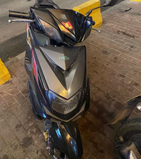 大上陵摩托车 橙色可以 价格便宜 拿来代步...