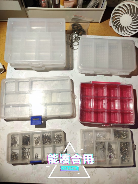 零件盒一共7个，有大有小，有使用痕迹，没有...