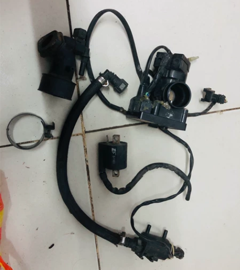 原厂飞鹰鬼火 电喷化油器 以前玩摩托车改装...