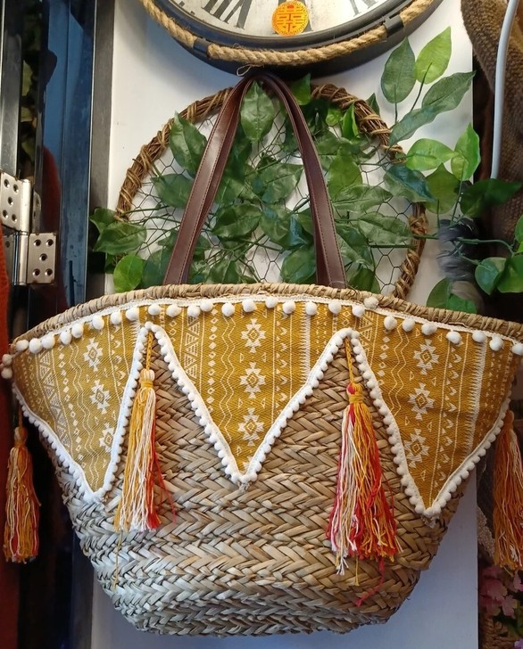 全新 草编包一个价格谈包邮，囤多了，出一个...