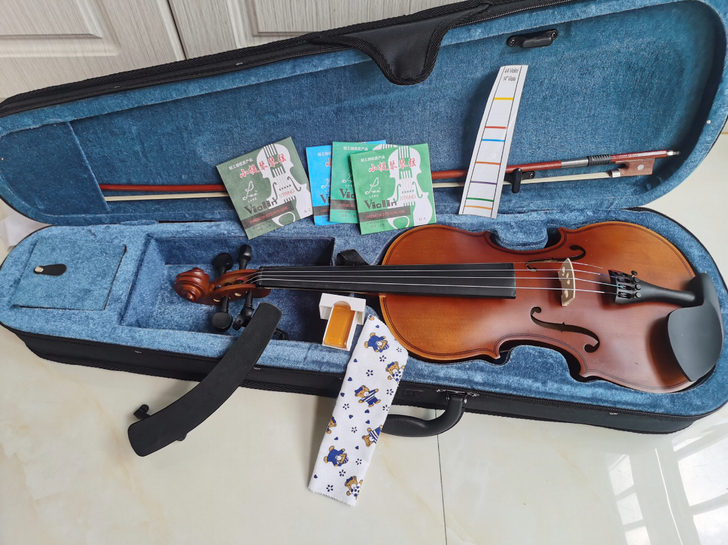 全新出 980入手的44小提琴，买了没弹过...