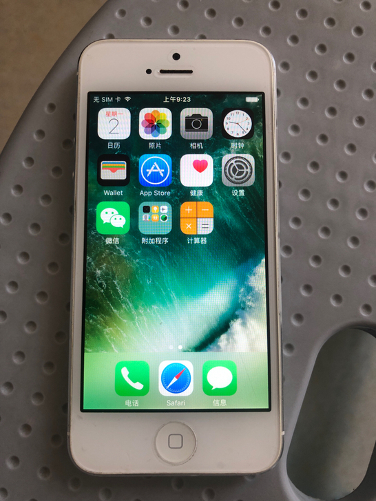 iPhone5国行A1429白色16g，9...