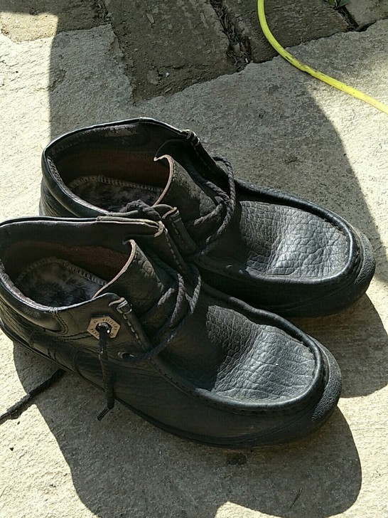 骆驼鞋，40码纯皮。买时700多。看好再拍...