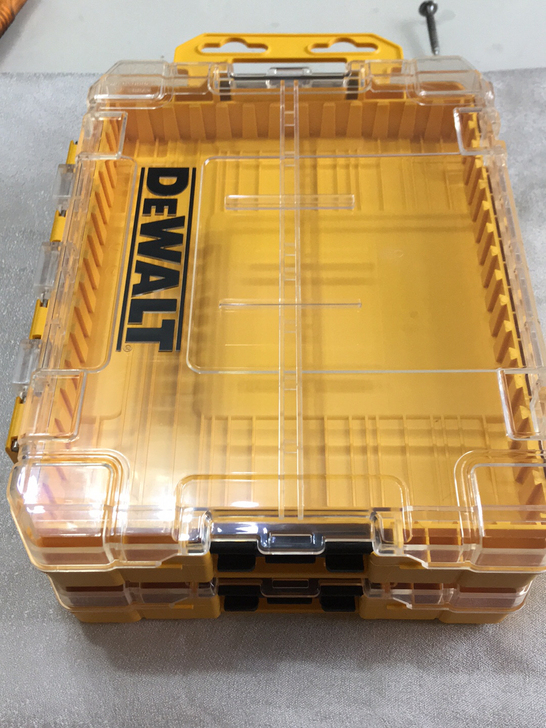 正品美国得伟半透明可堆叠零件盒，外边尺寸2...