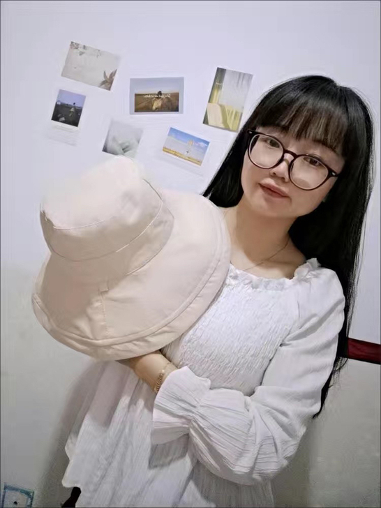 渔夫帽全新 吊牌还在， 特价，出售。