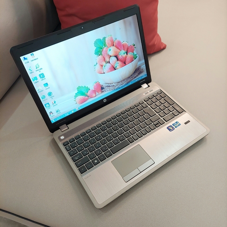 九成新惠普笔记本电脑i7 四核 8g  1...