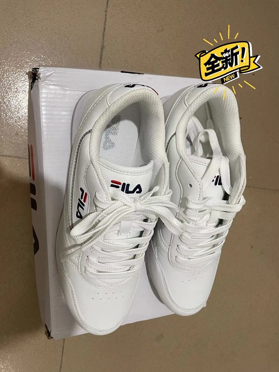 几乎全新转卖吊牌撕了没穿