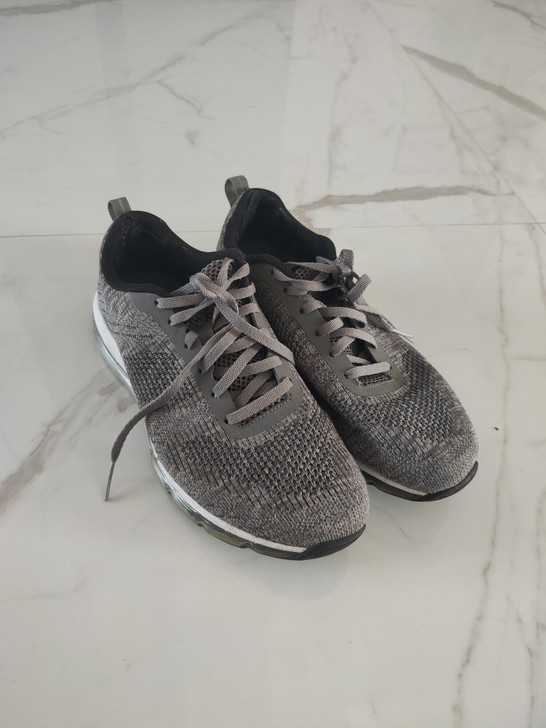 李宁男鞋休闲鞋41码，不退不换