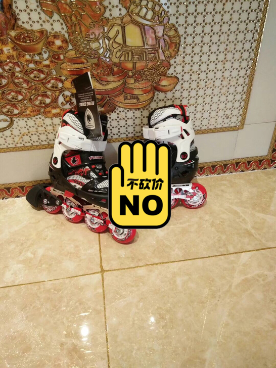 全新 ，正品飞鹰儿童轮滑鞋，适合4到七岁的...