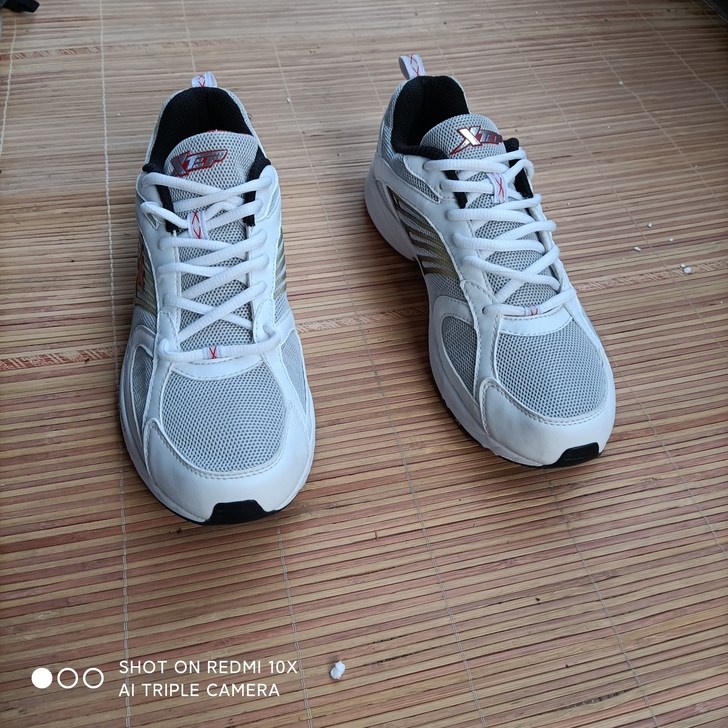 二手男鞋，特步运动鞋42码   鞋子保证正...