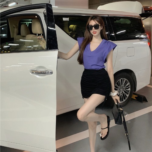 2021年新款性感锁骨V领垫肩背心T恤女设...