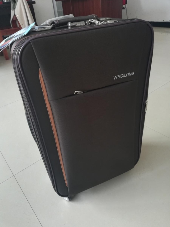 处理一批28寸高质量行李箱登机箱旅行箱密码...