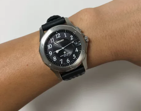 精工钛B手表 钛合金外壳，不会引起皮肤过敏...