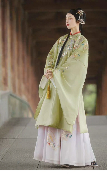 司南阁【弄小玉】明制汉服女立领粉紫刺绣裙