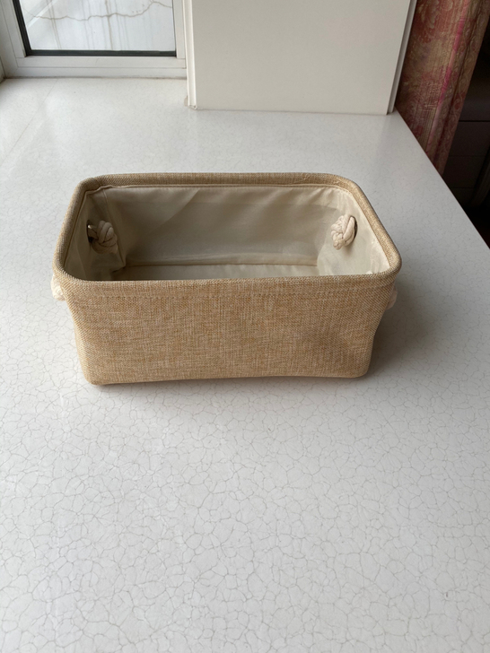 闲置一个亚麻帆布收纳箱，长30厘米，宽20...